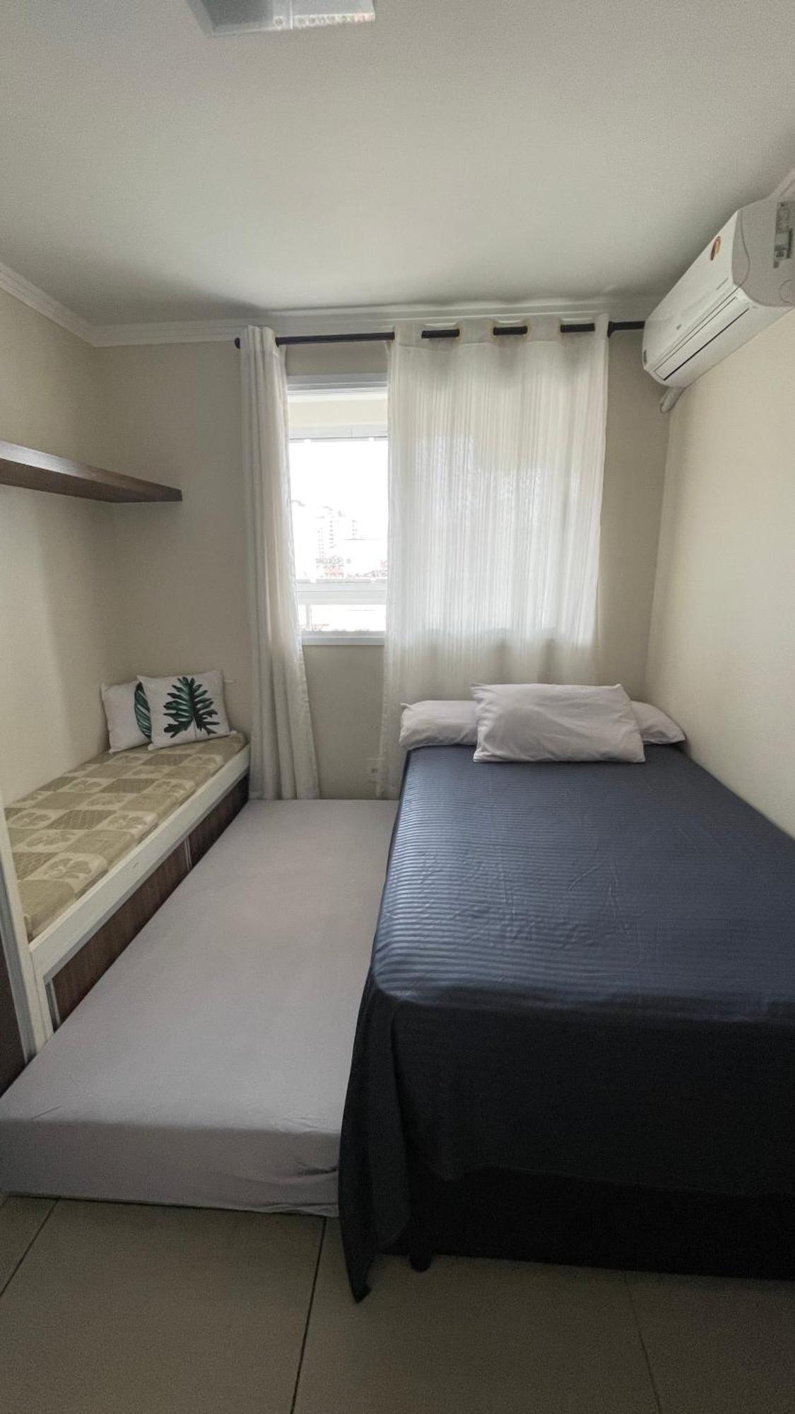 Apartamento Praia Das Asturias Гуаружа Экстерьер фото