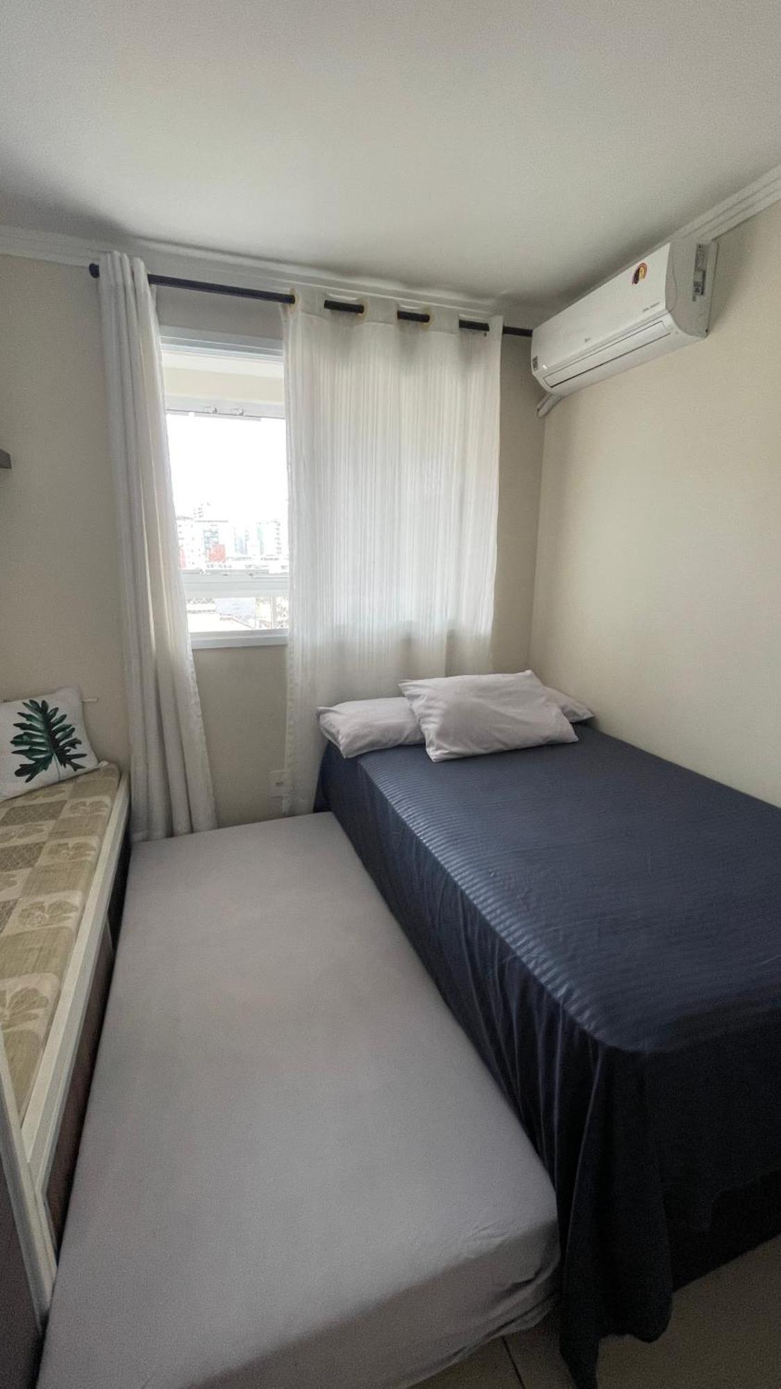 Apartamento Praia Das Asturias Гуаружа Экстерьер фото