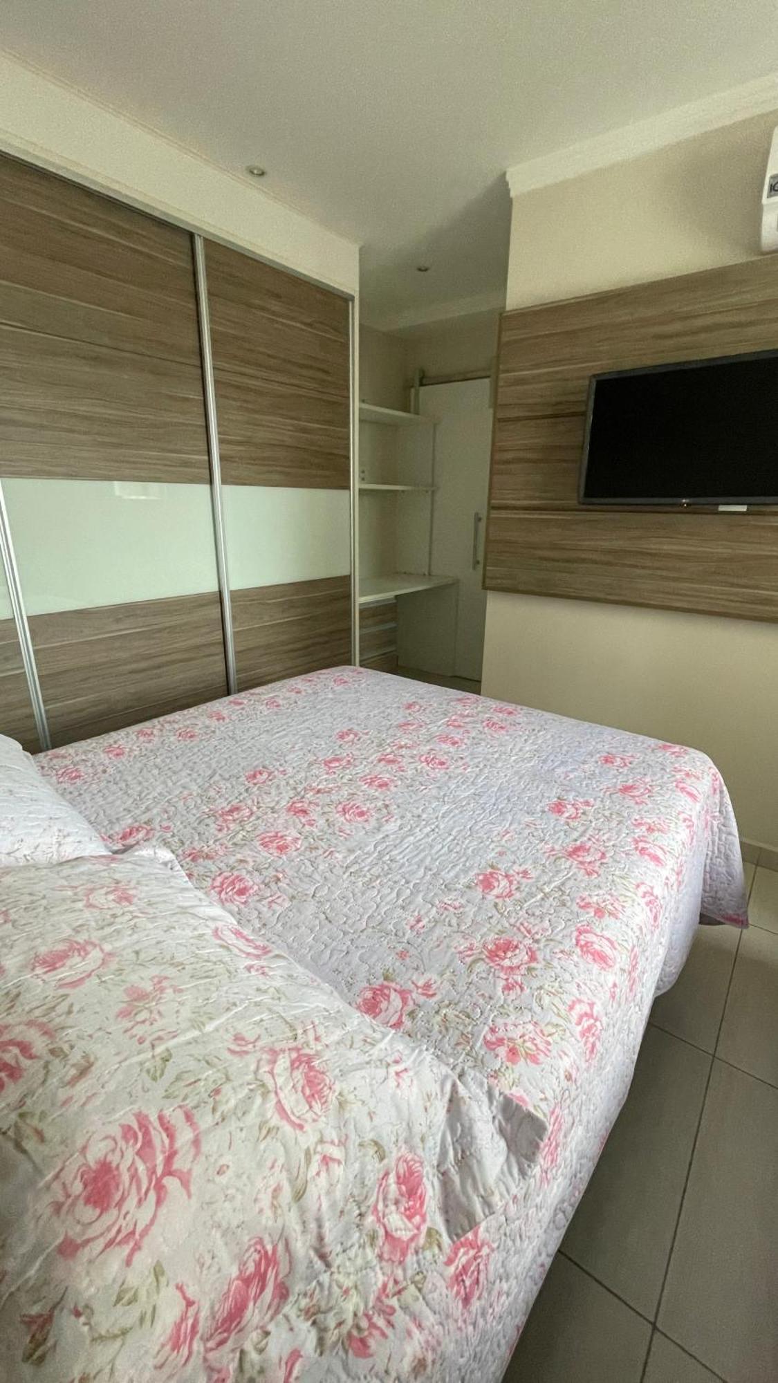 Apartamento Praia Das Asturias Гуаружа Экстерьер фото